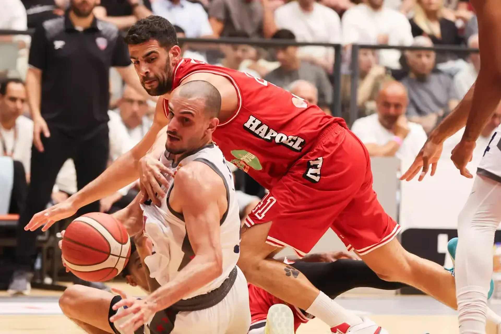 Rentrer à la maison sains et saufs : quand l'Hapoel Tel-Aviv avait le dos au mur