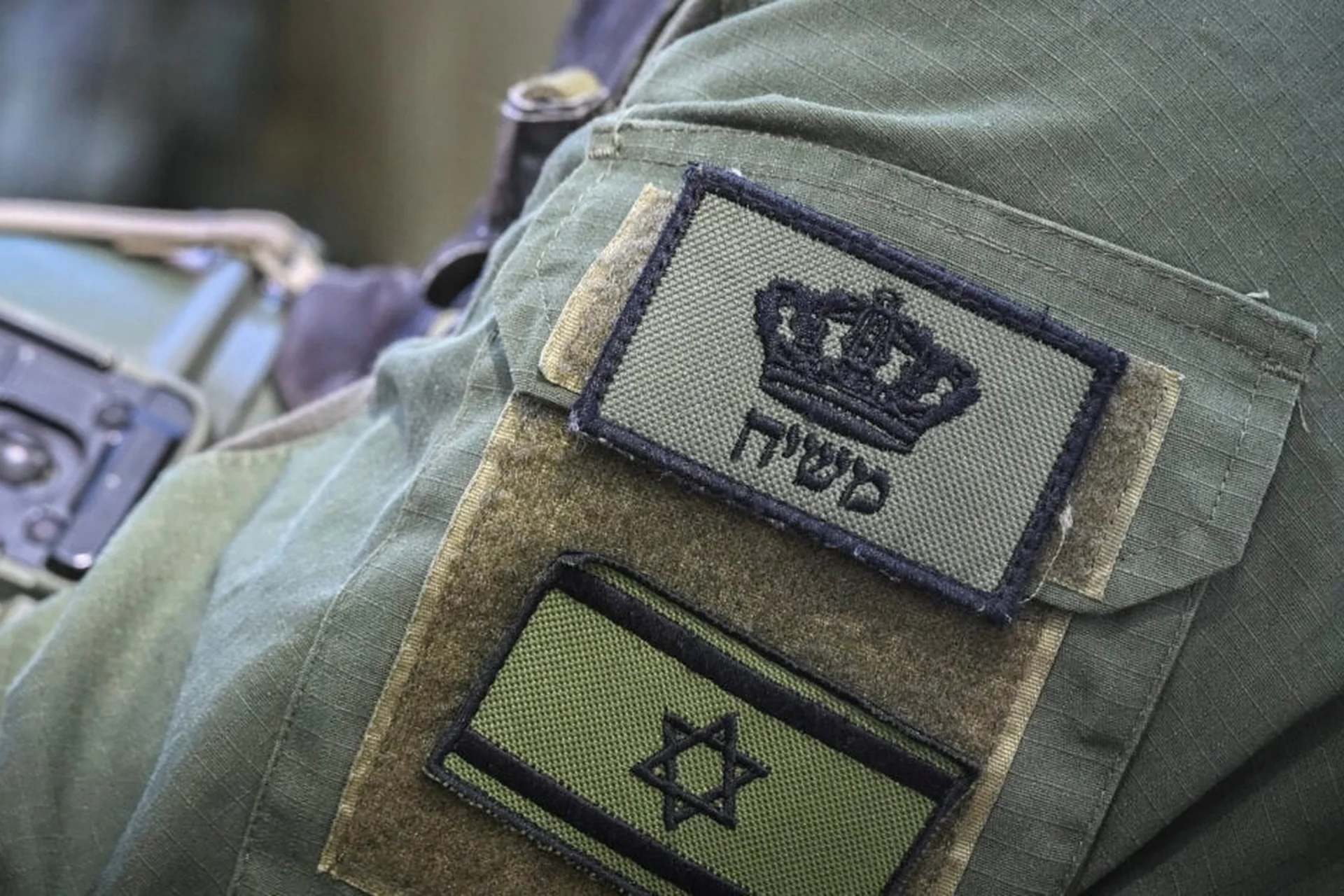 Le débat ne porte pas sur un patch du Messie, mais sur le droit d'être Juif en uniforme militaire
