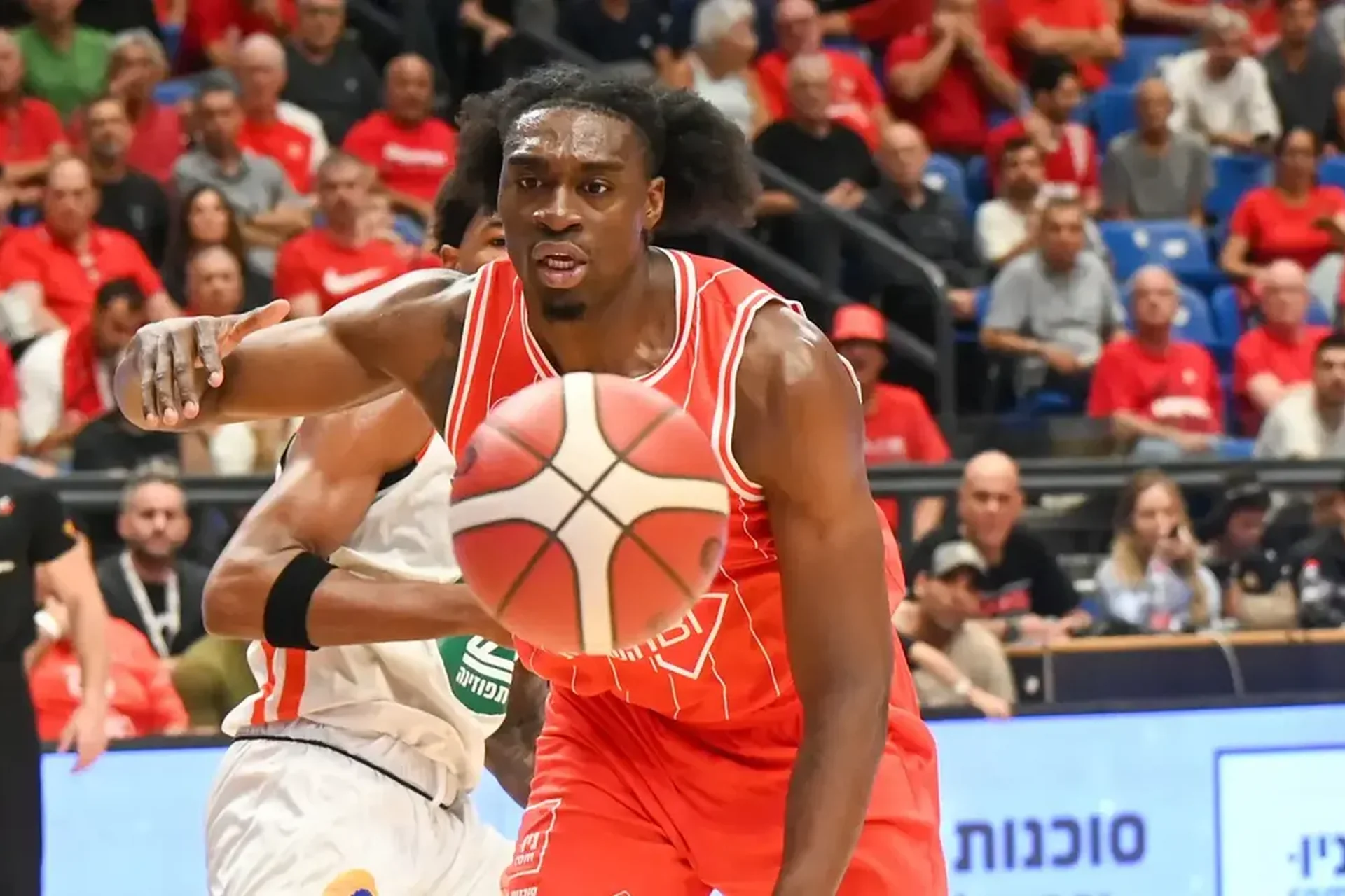 Walker hors du groupe du Maccabi Tel-Aviv, Audace jouera avec l'Hapoel Tel-Aviv