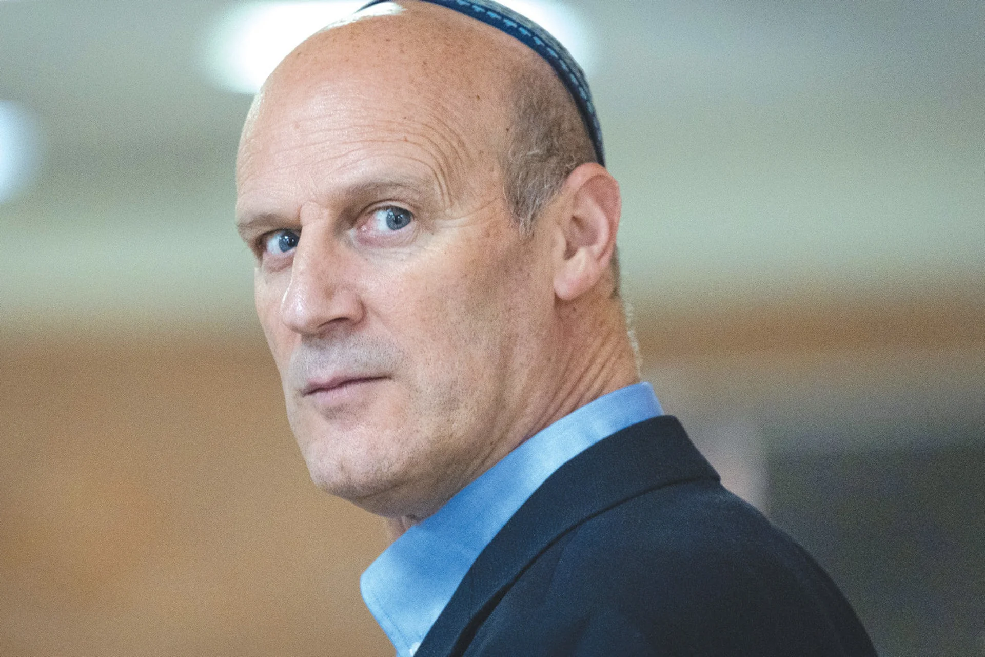 Méfiance envers les tièdes : la mission cruciale de Michael Ravilo