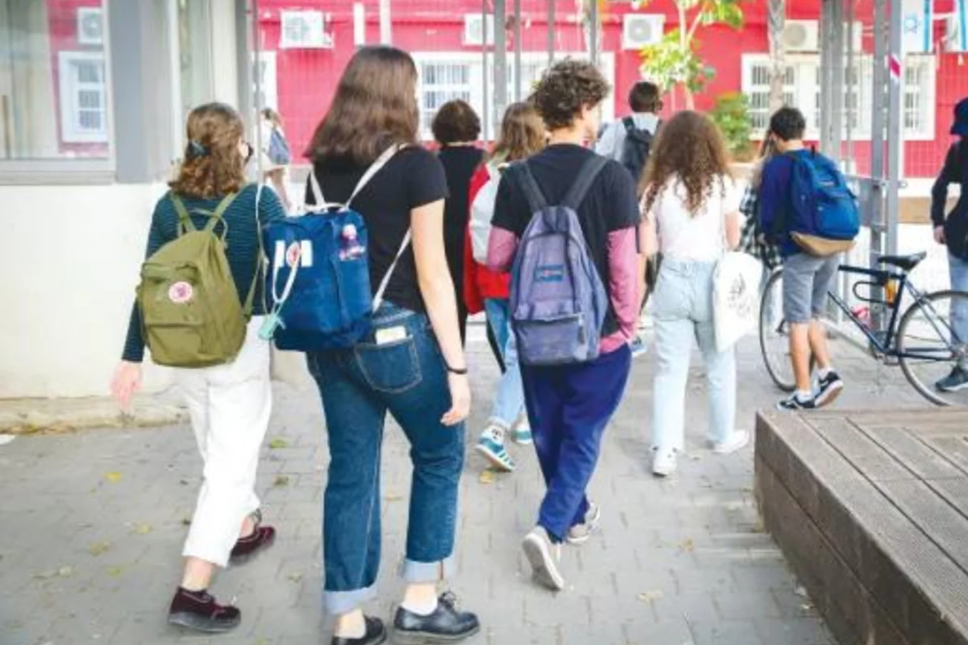 Le bon enseignant sauve un enfant. L'enseignant épuisé peut le briser | Moshe (Kinley) Tur-Paz