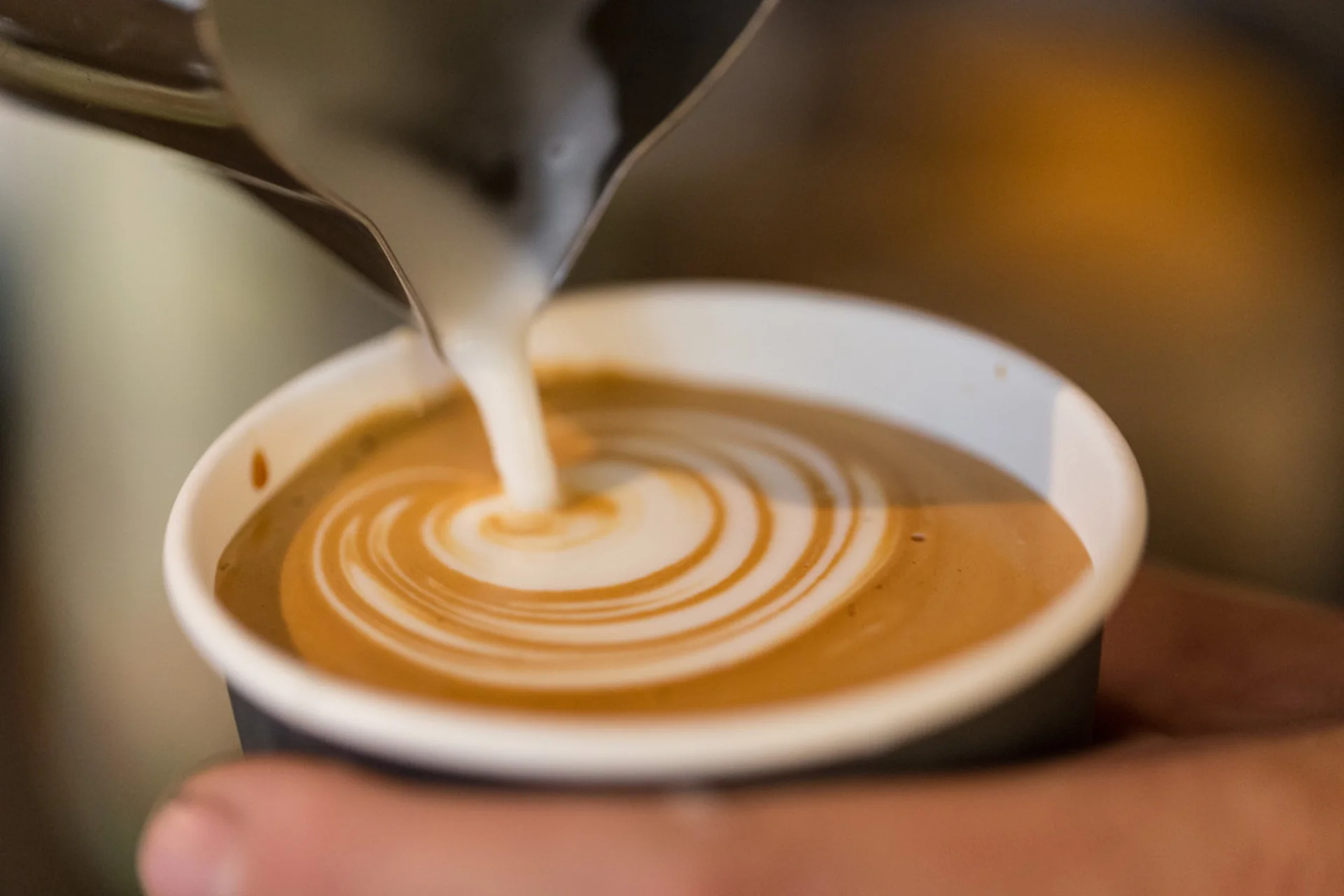 Le compte à rebours a commencé — et le test de la tasse de café commence à se retourner