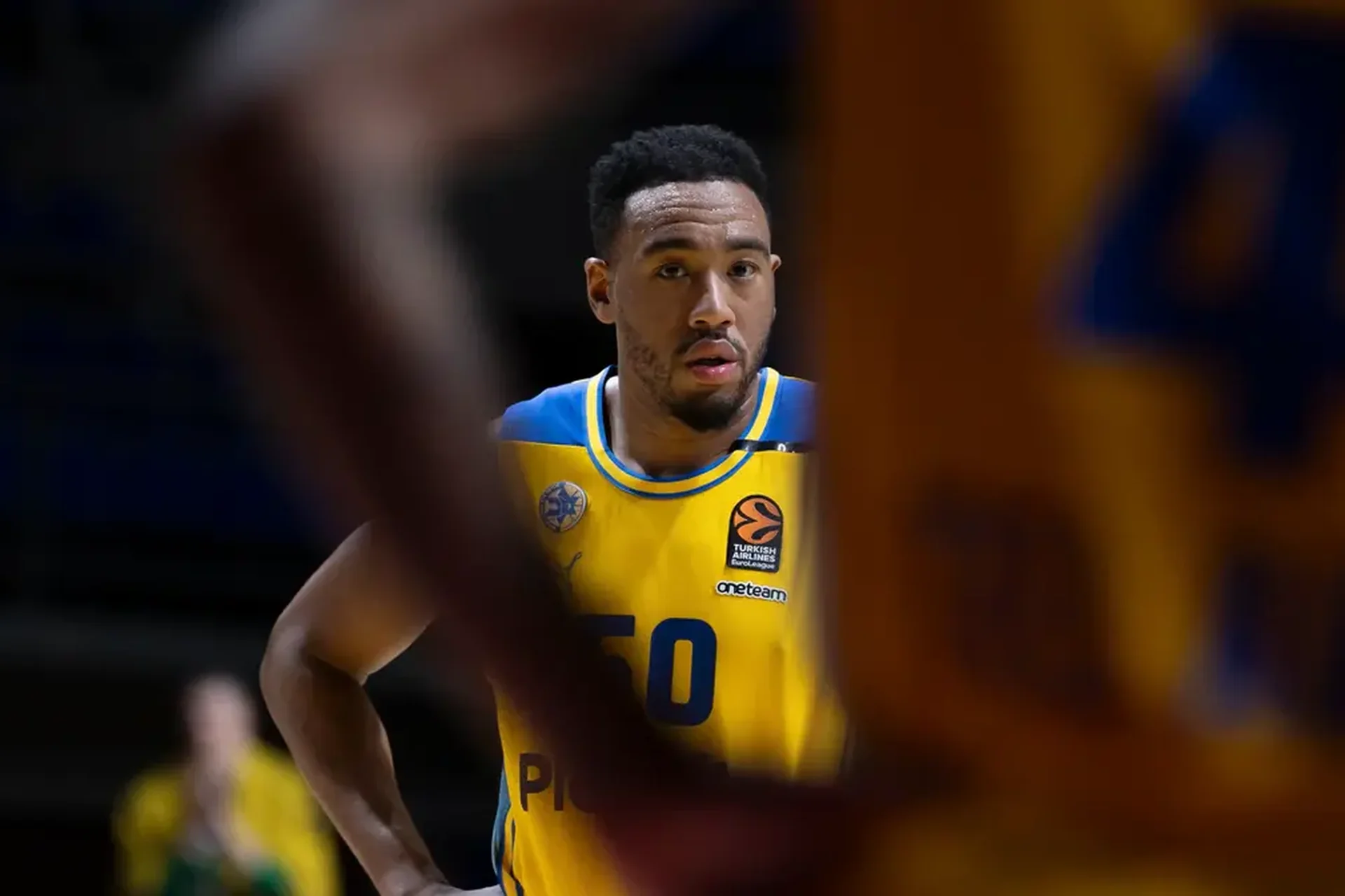 L'amour pour Israël et le lien avec Katash : comment Coulson a choisi le Maccabi Tel-Aviv