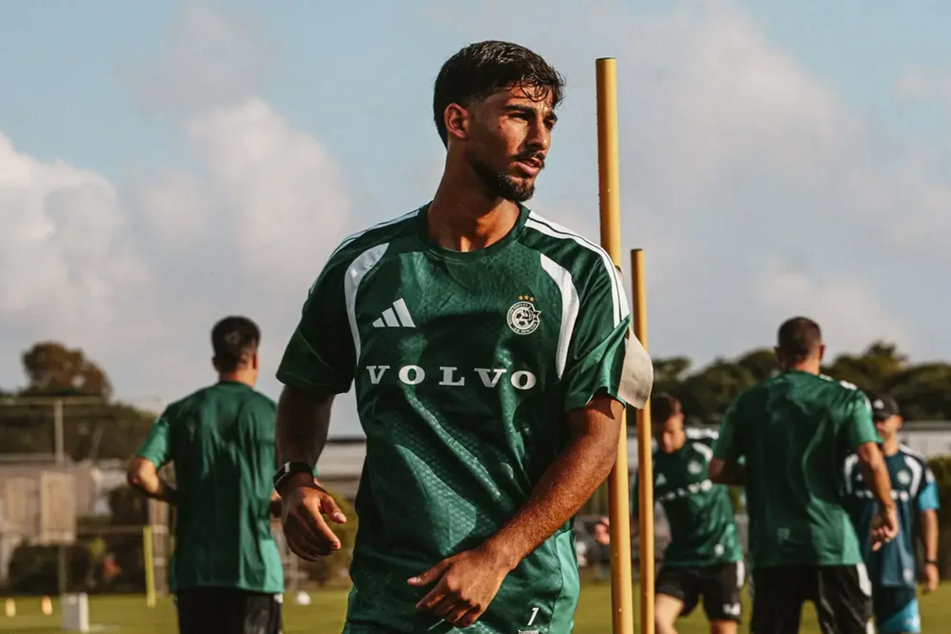 Broninho n'a pas encore rejoint le camp, avancées dans les négociations avec Yarin Levy