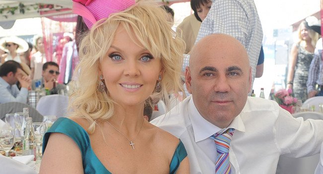 «Я х*ею, дядя Йося бедствуете с тетей Лерой?» Шнуров жестко высмеял Пригожина и Валерию