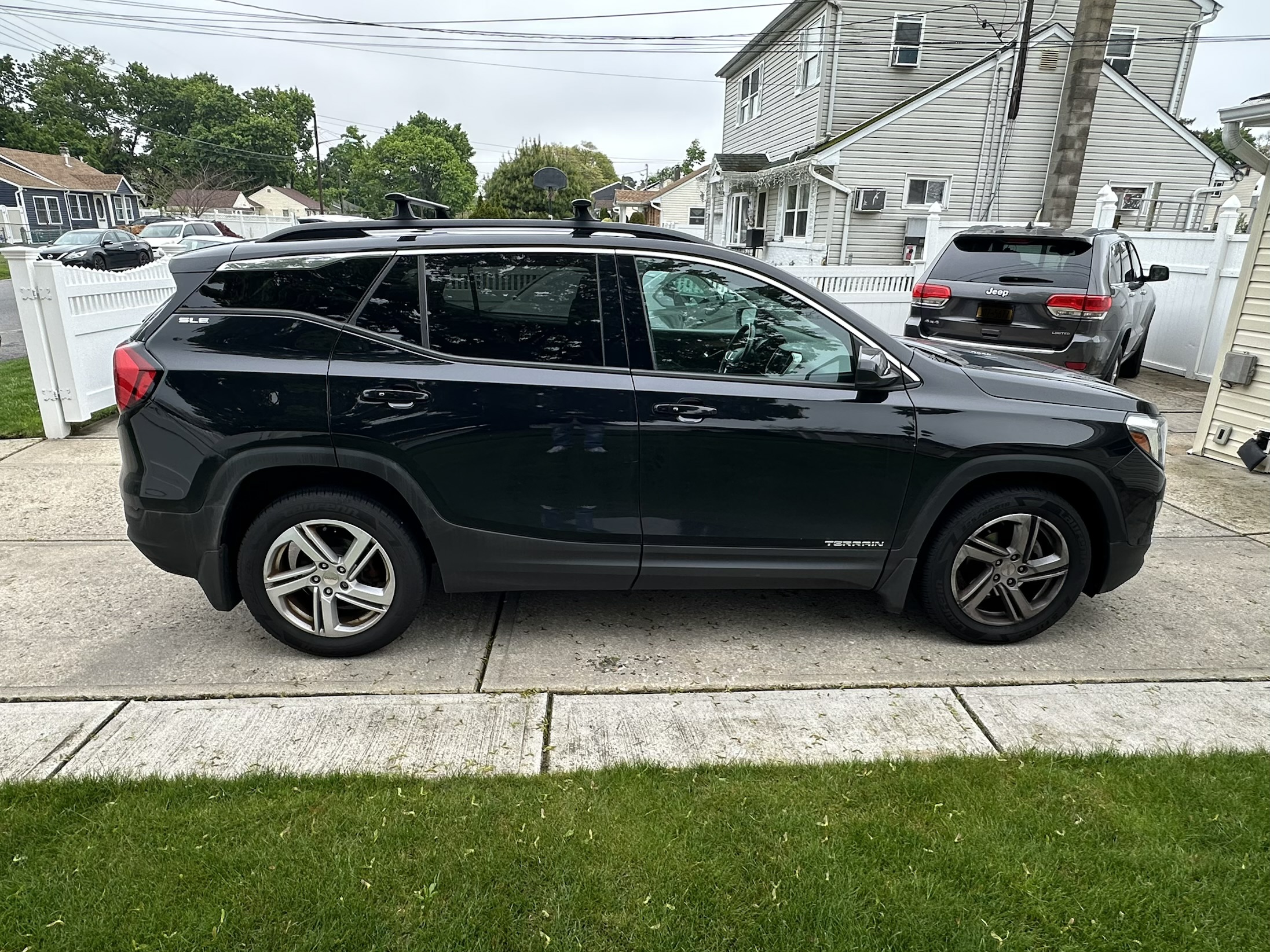 Vehicle photo 5