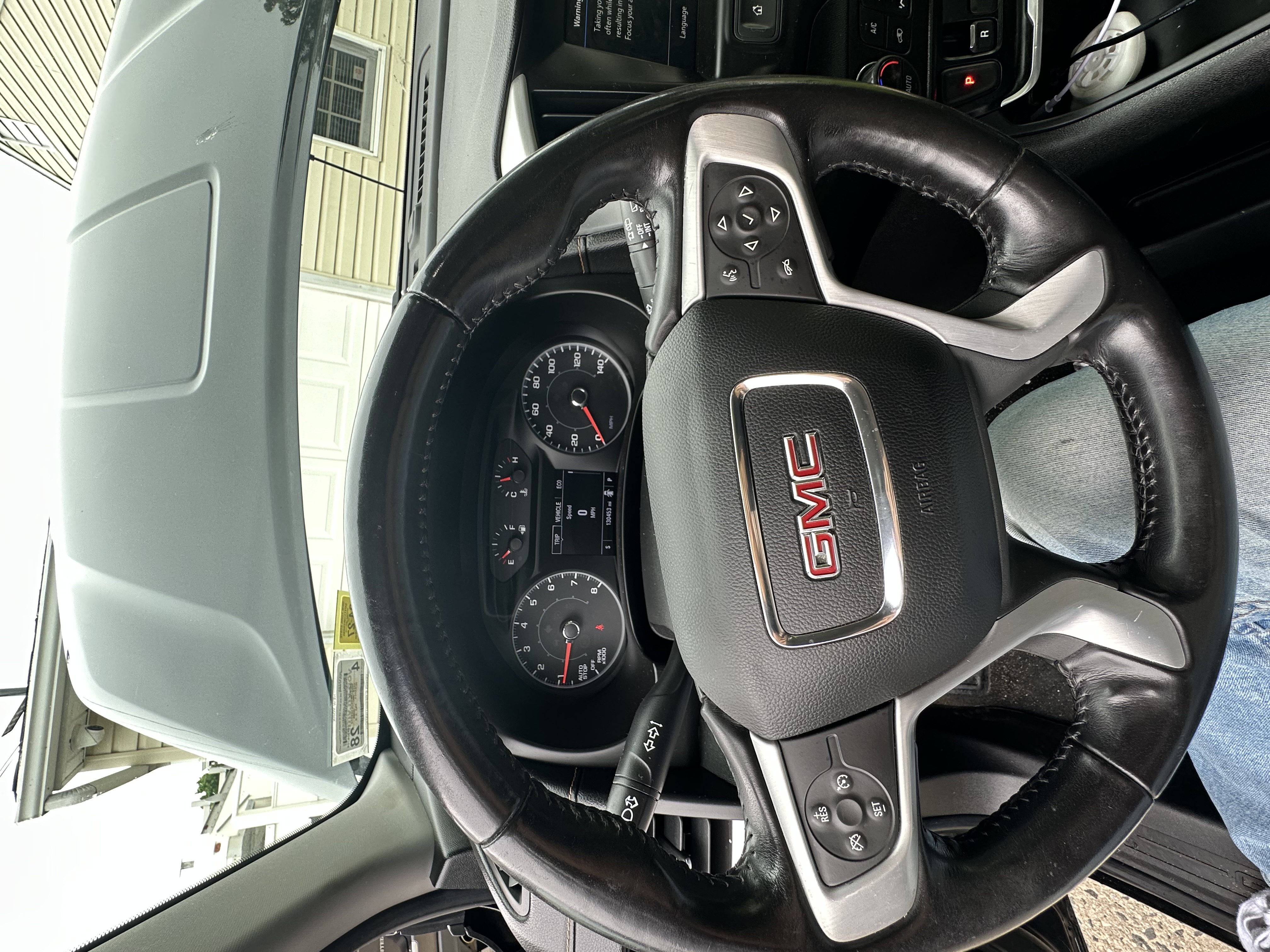 Vehicle photo 12