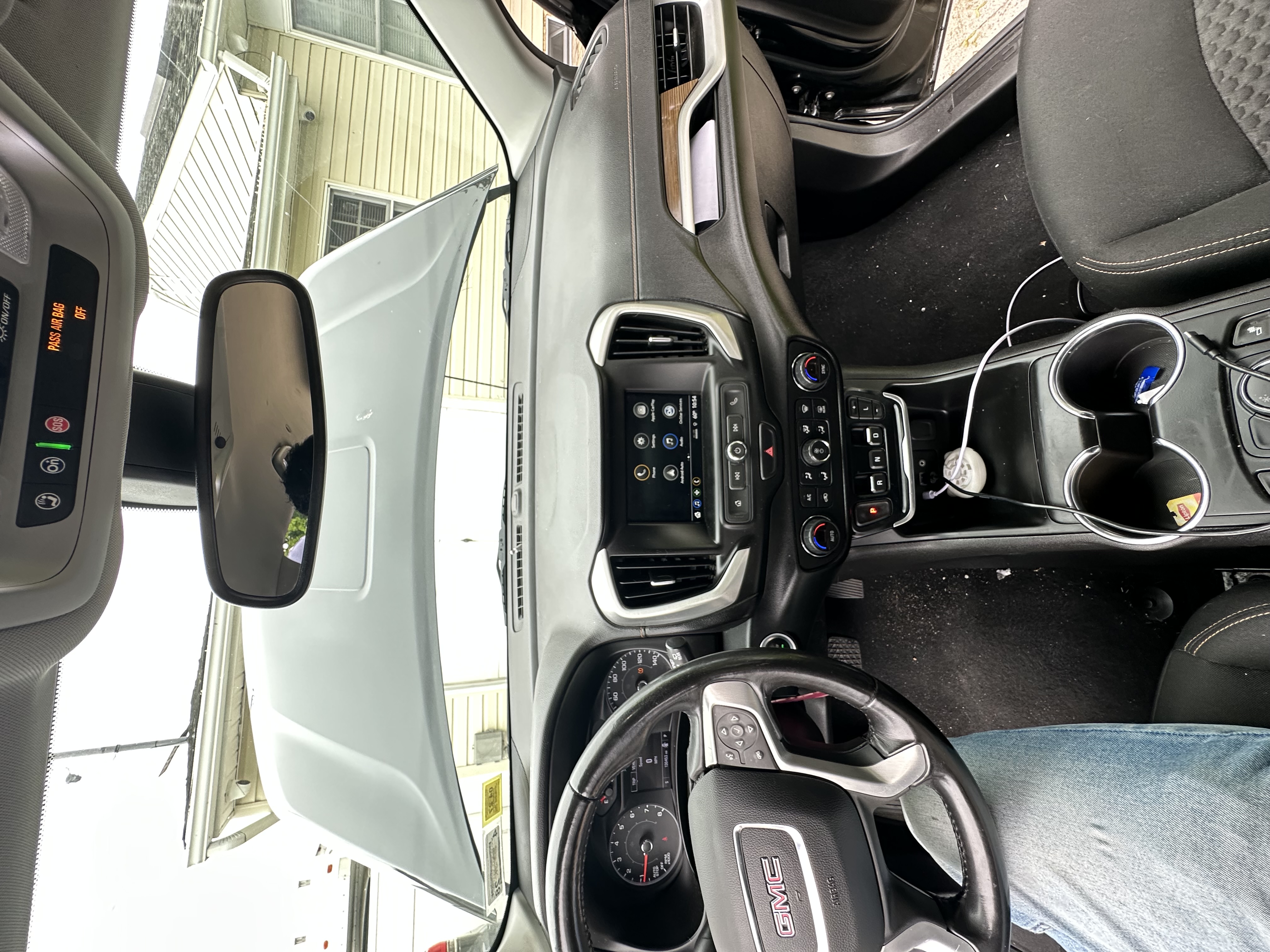 Vehicle photo 14