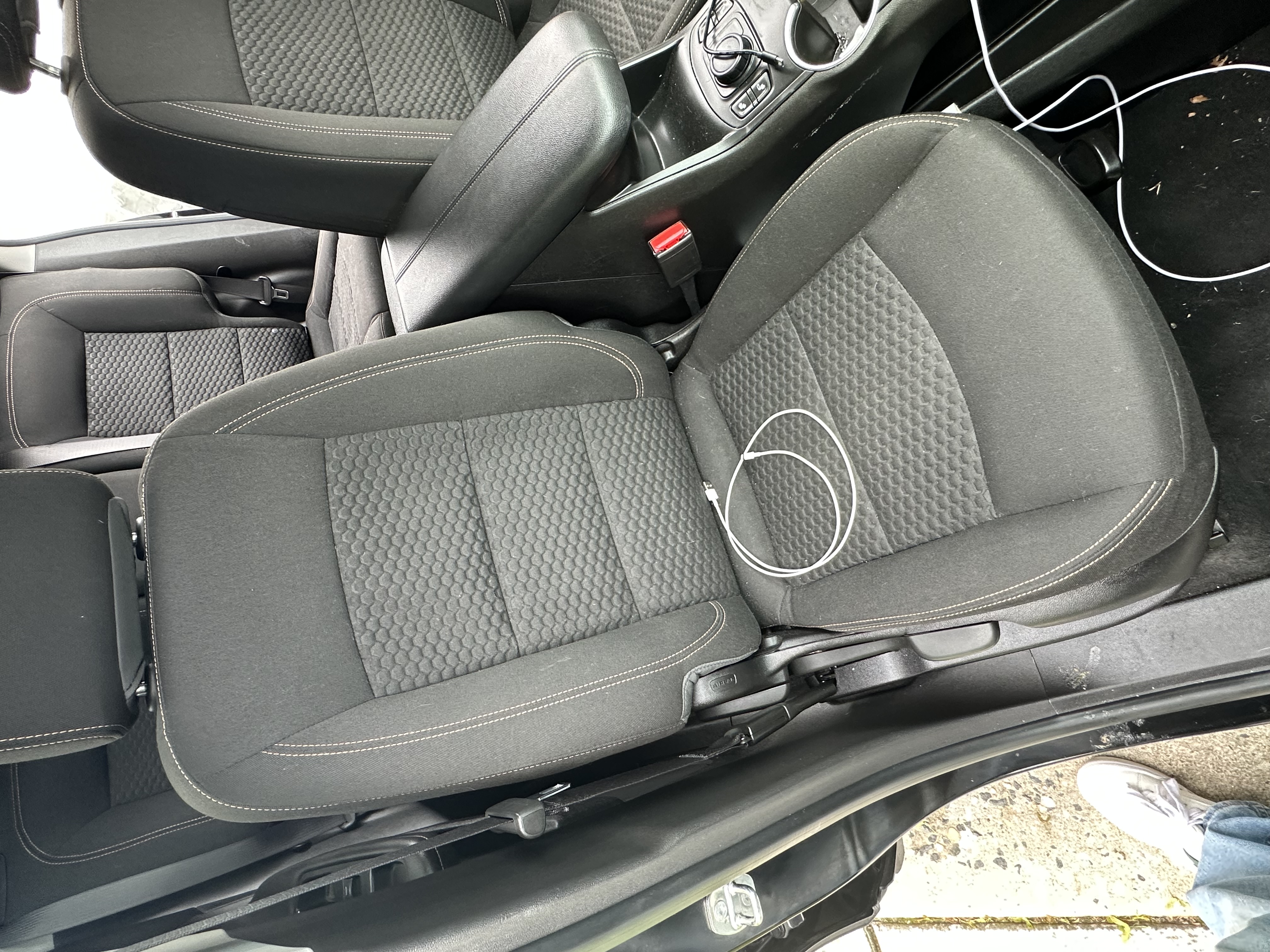Vehicle photo 18