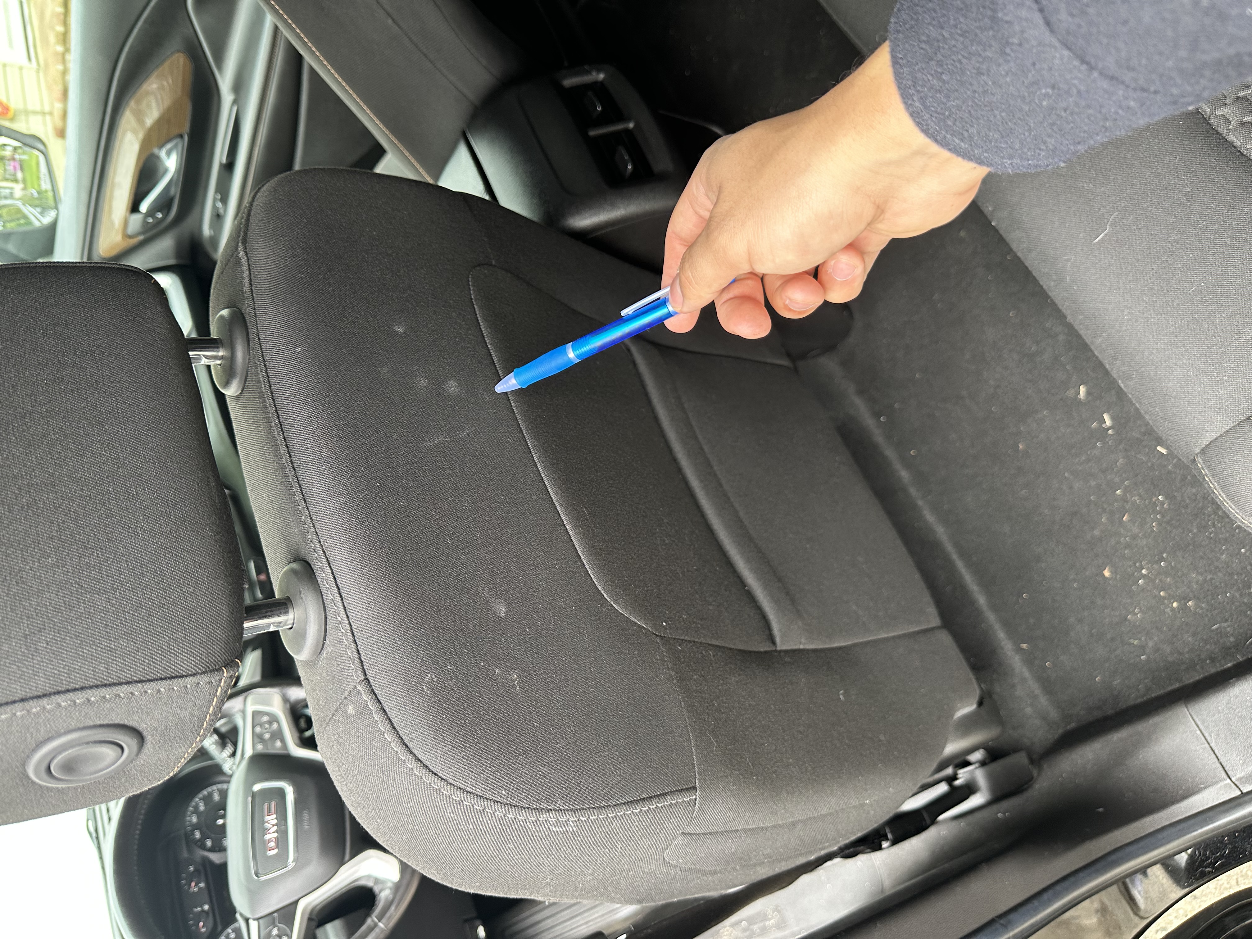 Vehicle photo 25