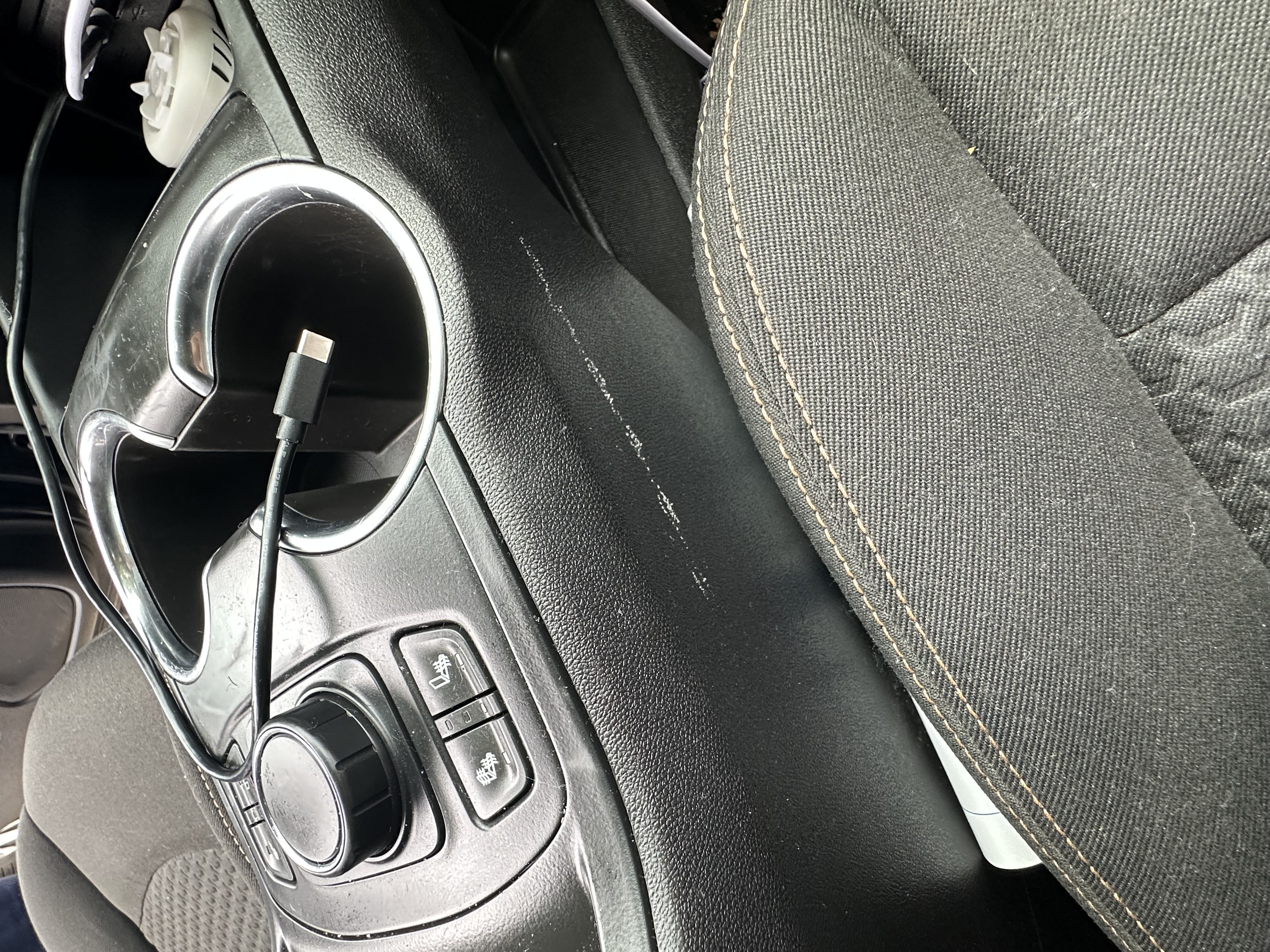 Vehicle photo 23