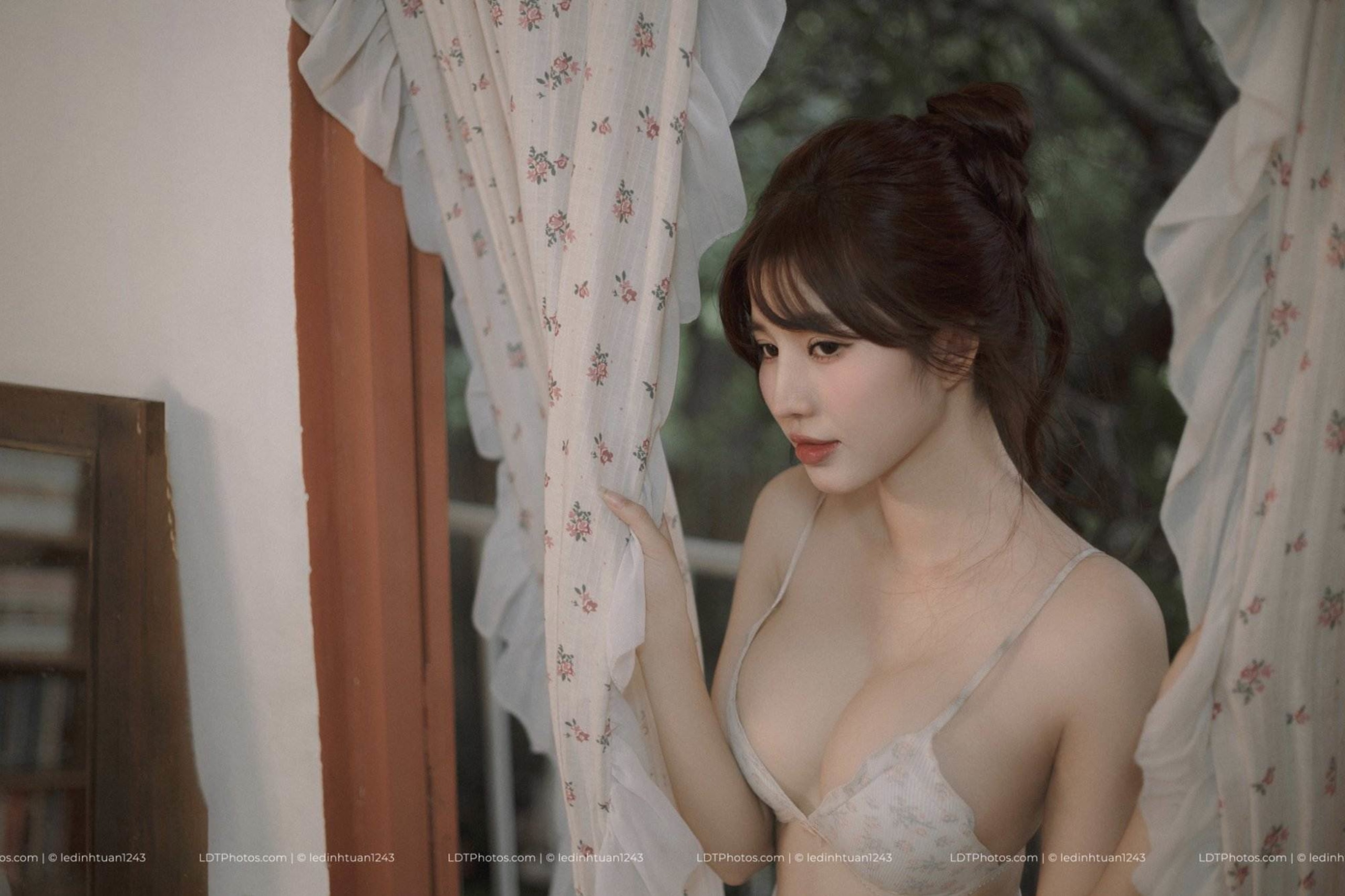 Hoa thẹn thùng - mod Huỳnh Mai Linh - Sexy - LDTPhotos