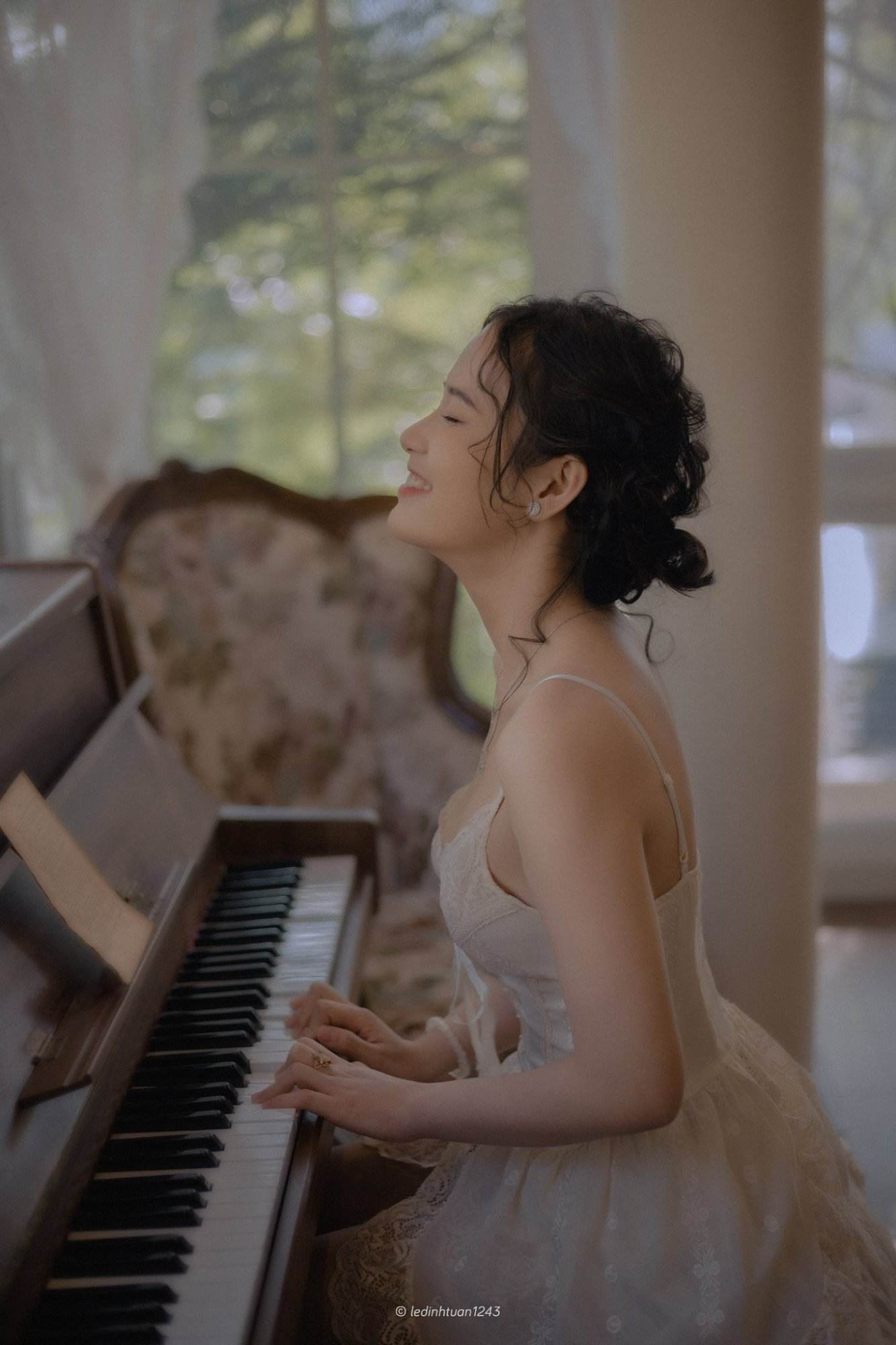 Anh thích đàn không?