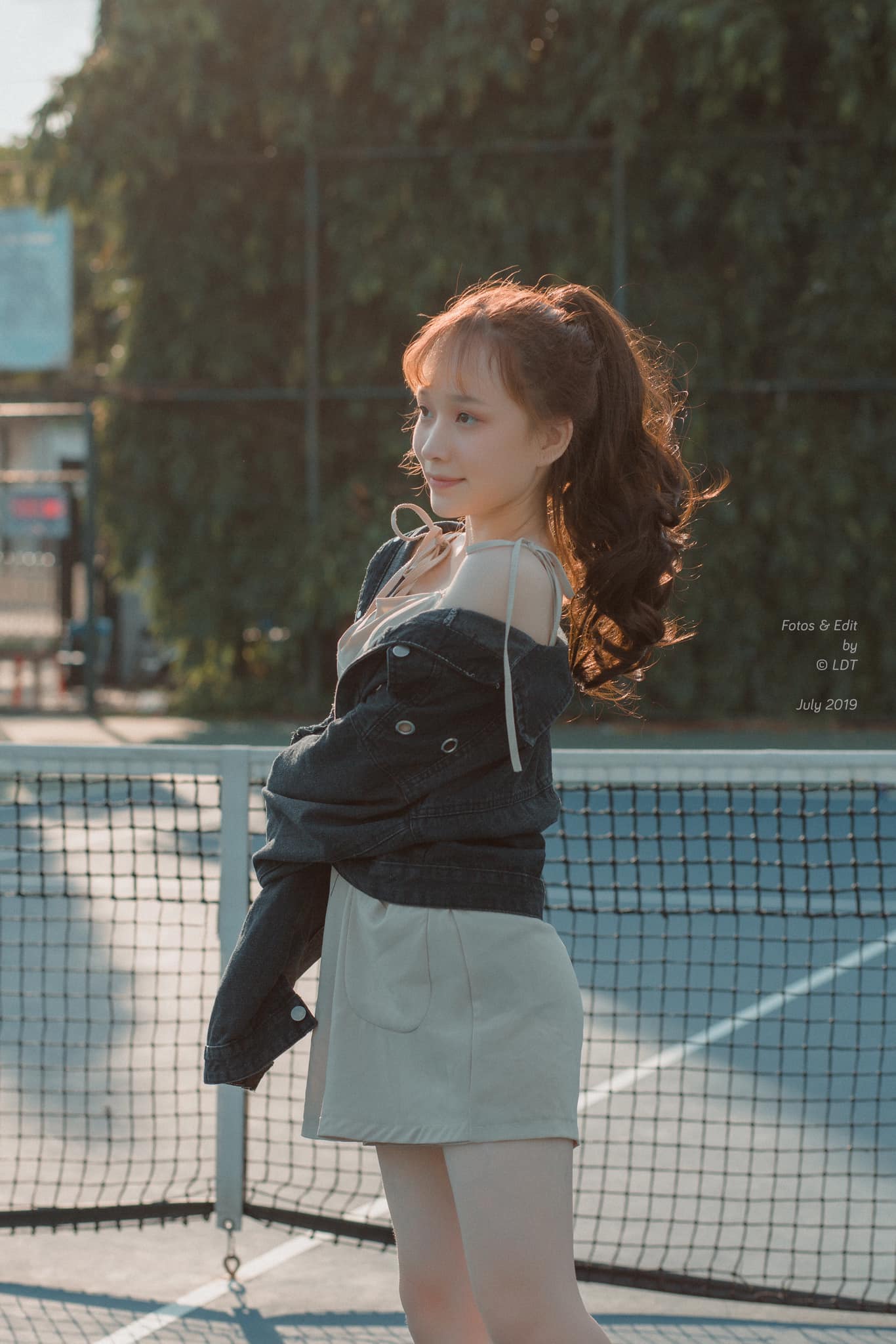 Buổi chiều ngoài sân Tennis cùng Nga