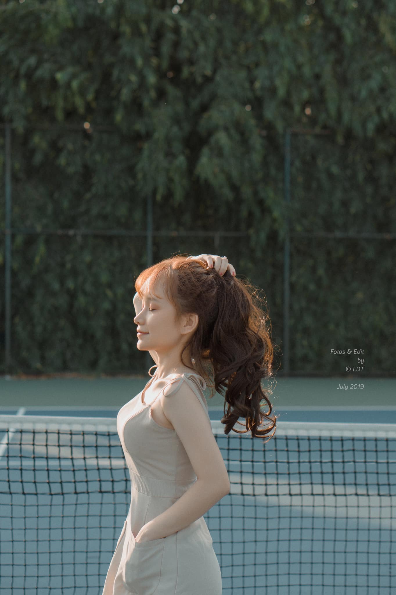 Buổi chiều ngoài sân Tennis cùng Nga