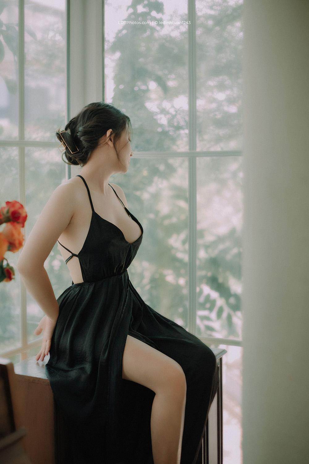 Em chìm sâu vào cô đơn