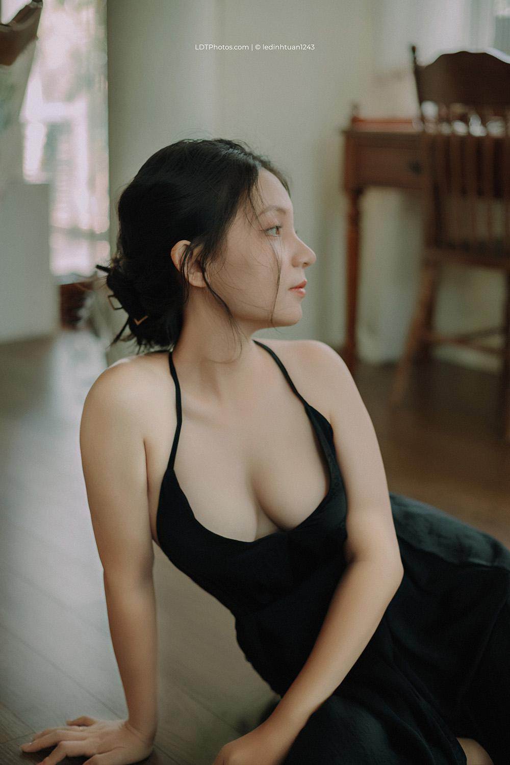 Em chìm sâu vào cô đơn