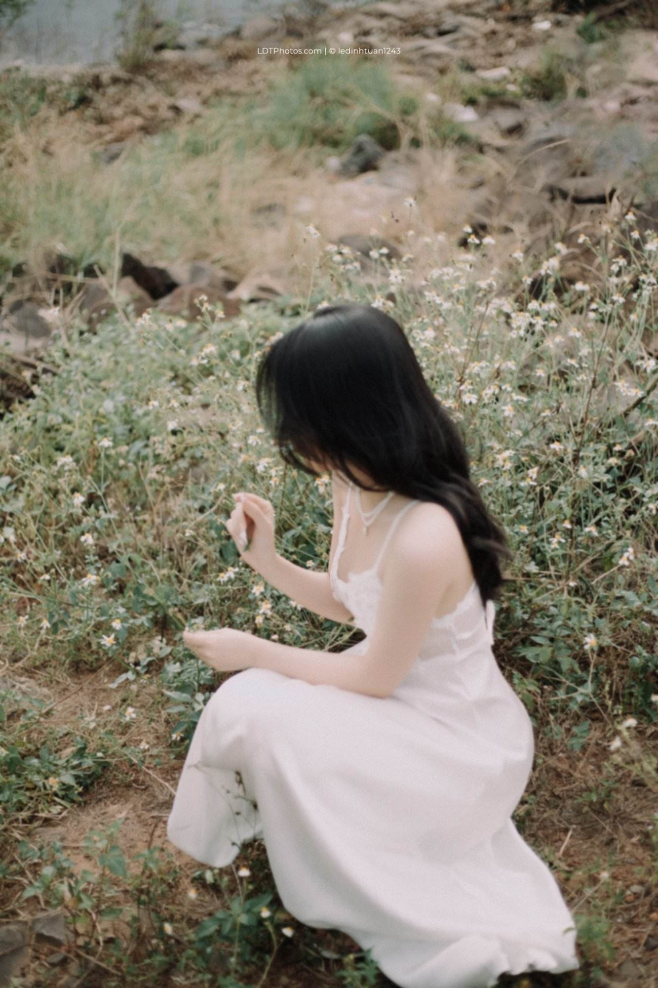 Nàng Thơ Bên Hồ