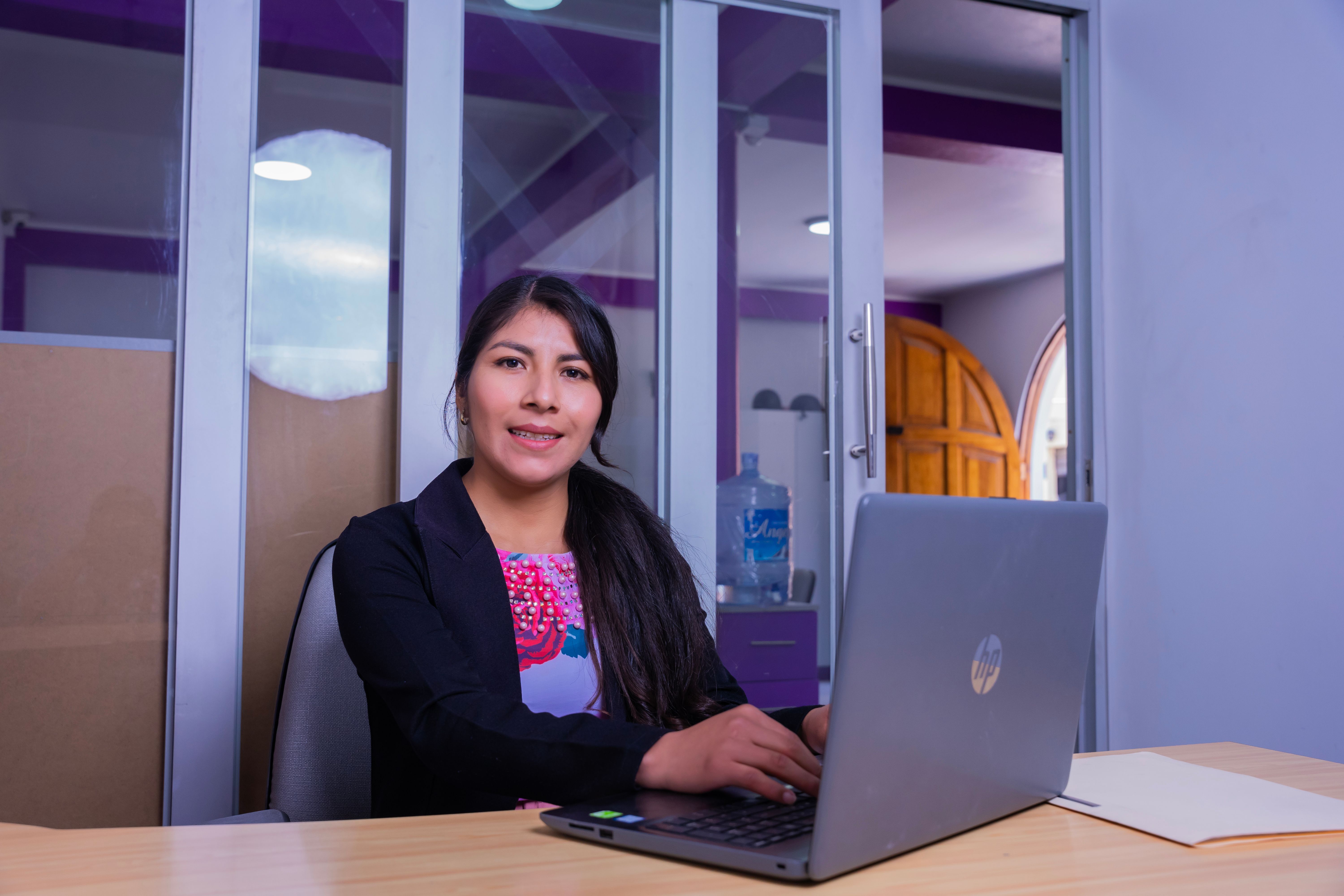 Srta. Yaqueline Canales Fernandez - Secretaria - Ayllus Peru
