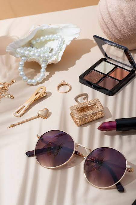 Women's Fashion Accessories Gift Set | Round Sunglasses, Pearl Bracelet, Makeup Palette, Lipstick & Hair Accessories