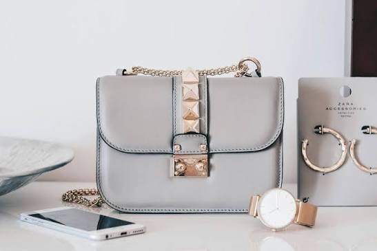 Women's Elegant Grey Crossbody Shoulder Bag | Premium Chain Strap Flap Handbag with Metal Lock