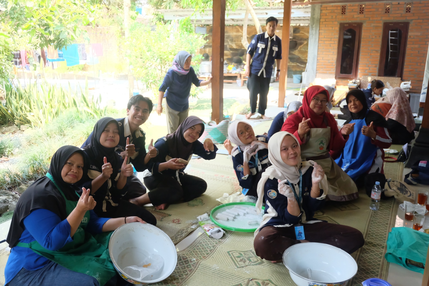 Pelatihan Pengolahan Produk Kerupuk Bawal dan Kecap Ikan Bawal di Kalurahan Sidoagung (sumber: dokumentasi sidoagung)<div data-empty="true"><br></div><div data-empty="true"><br></div>