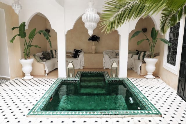 Riad Shiraz - Private House w/Pool & Hammam