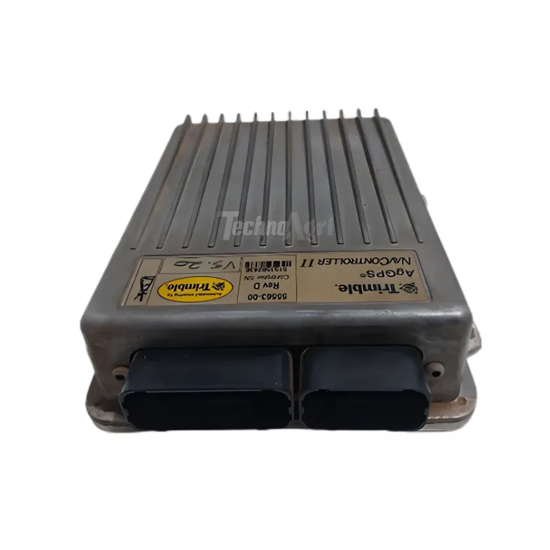 Piloto automático Trimble Nav Controller 2 instalado em um trator moderno em operação de plantio.