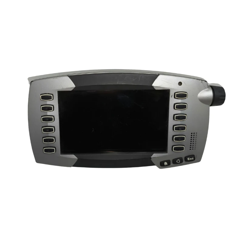 Monitor IsoBus C1000 instalado na cabine de um trator, mostrando a interface do usuário e os dados de operação em tempo real.