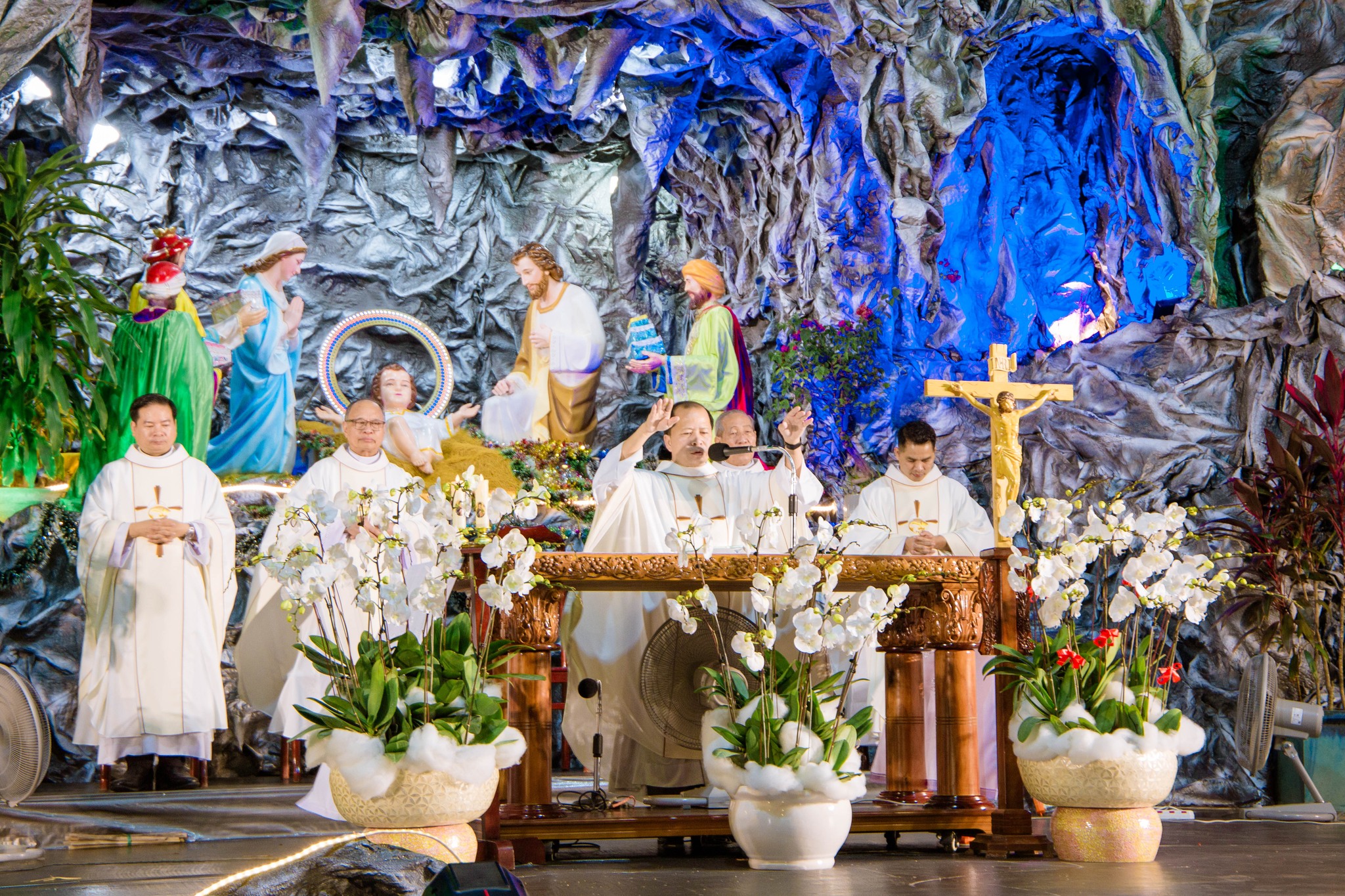 Giáo Xứ Phước Lâm : Canh Thức Và Thánh Lễ Đêm Mừng Chúa Giáng Sinh 2025