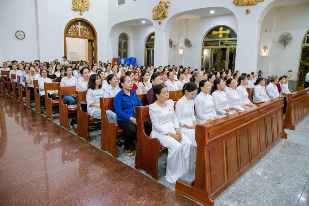 Gx. Phước Lâm: Mừng Sinh Nhật Đức Trinh Nữ Maria - Bổn Mạng Hội Tận Hiến Gx. Phước Lâm: Mừng Sinh Nhật Đức Trinh Nữ Maria - Bổn Mạng Hội Tận Hiến