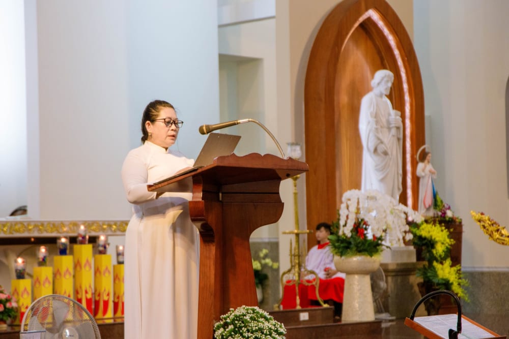 Gx. Phước Lâm: Mừng Sinh Nhật Đức Trinh Nữ Maria - Bổn Mạng Hội Tận Hiến Gx. Phước Lâm: Mừng Sinh Nhật Đức Trinh Nữ Maria - Bổn Mạng Hội Tận Hiến
