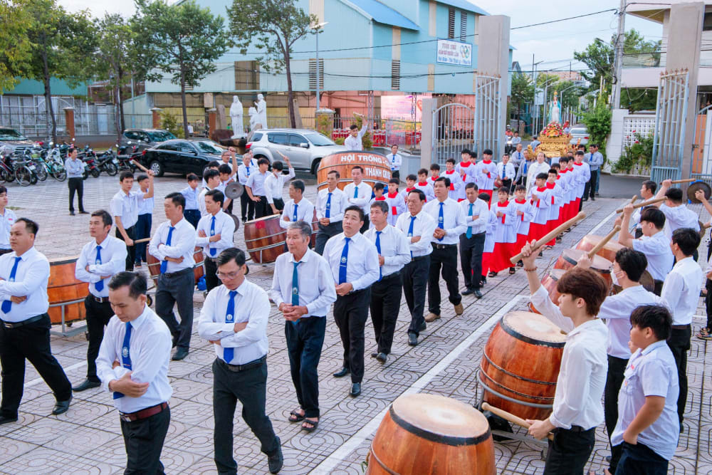 Gx. Phước Lâm: Mừng Sinh Nhật Đức Trinh Nữ Maria - Bổn Mạng Hội Tận Hiến Gx. Phước Lâm: Mừng Sinh Nhật Đức Trinh Nữ Maria - Bổn Mạng Hội Tận Hiến