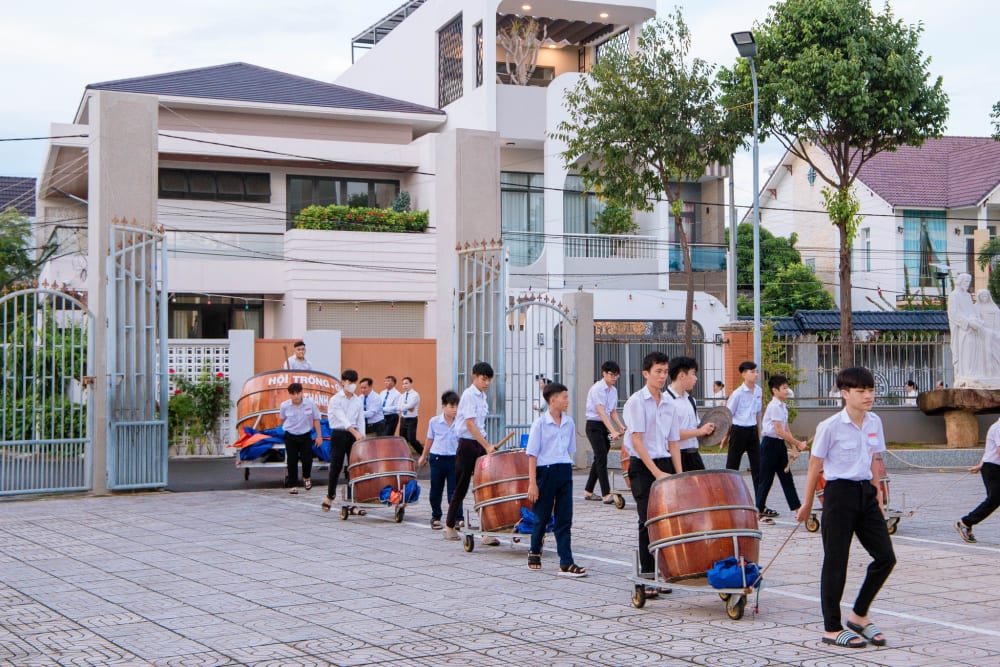 Gx. Phước Lâm: Mừng Sinh Nhật Đức Trinh Nữ Maria - Bổn Mạng Hội Tận Hiến Gx. Phước Lâm: Mừng Sinh Nhật Đức Trinh Nữ Maria - Bổn Mạng Hội Tận Hiến