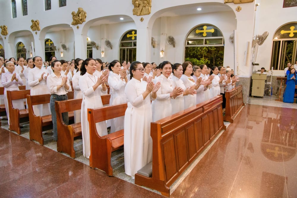 Gx. Phước Lâm: Mừng Sinh Nhật Đức Trinh Nữ Maria - Bổn Mạng Hội Tận Hiến Gx. Phước Lâm: Mừng Sinh Nhật Đức Trinh Nữ Maria - Bổn Mạng Hội Tận Hiến