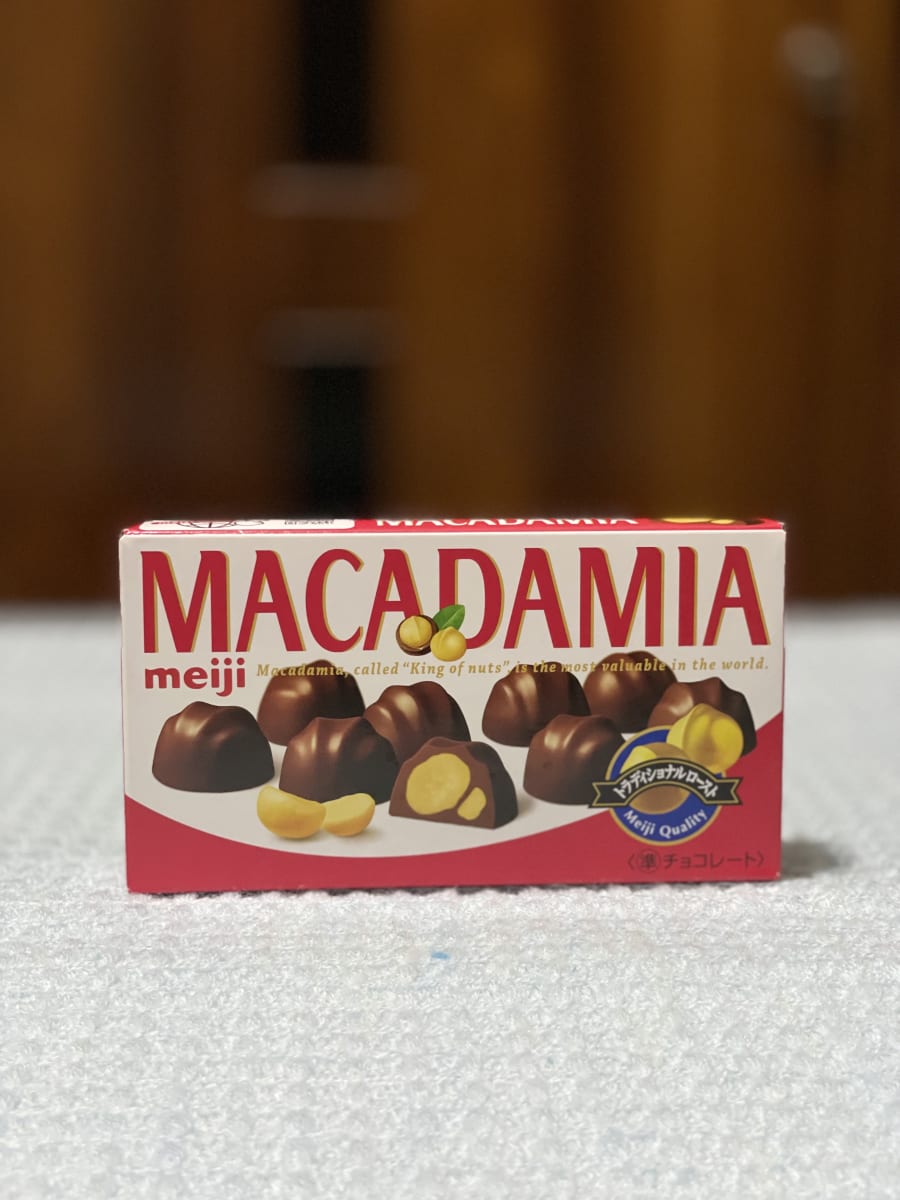 Meiji Macadamia Chocolate Ball