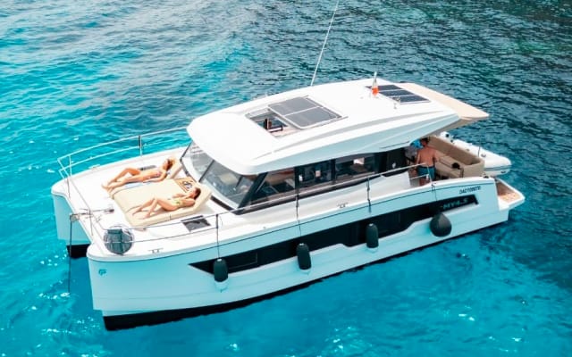 Luxury Yacht Experiences Along the Cyprus Coast: Your Gateway to Unforgettable Mediterranean Escapes