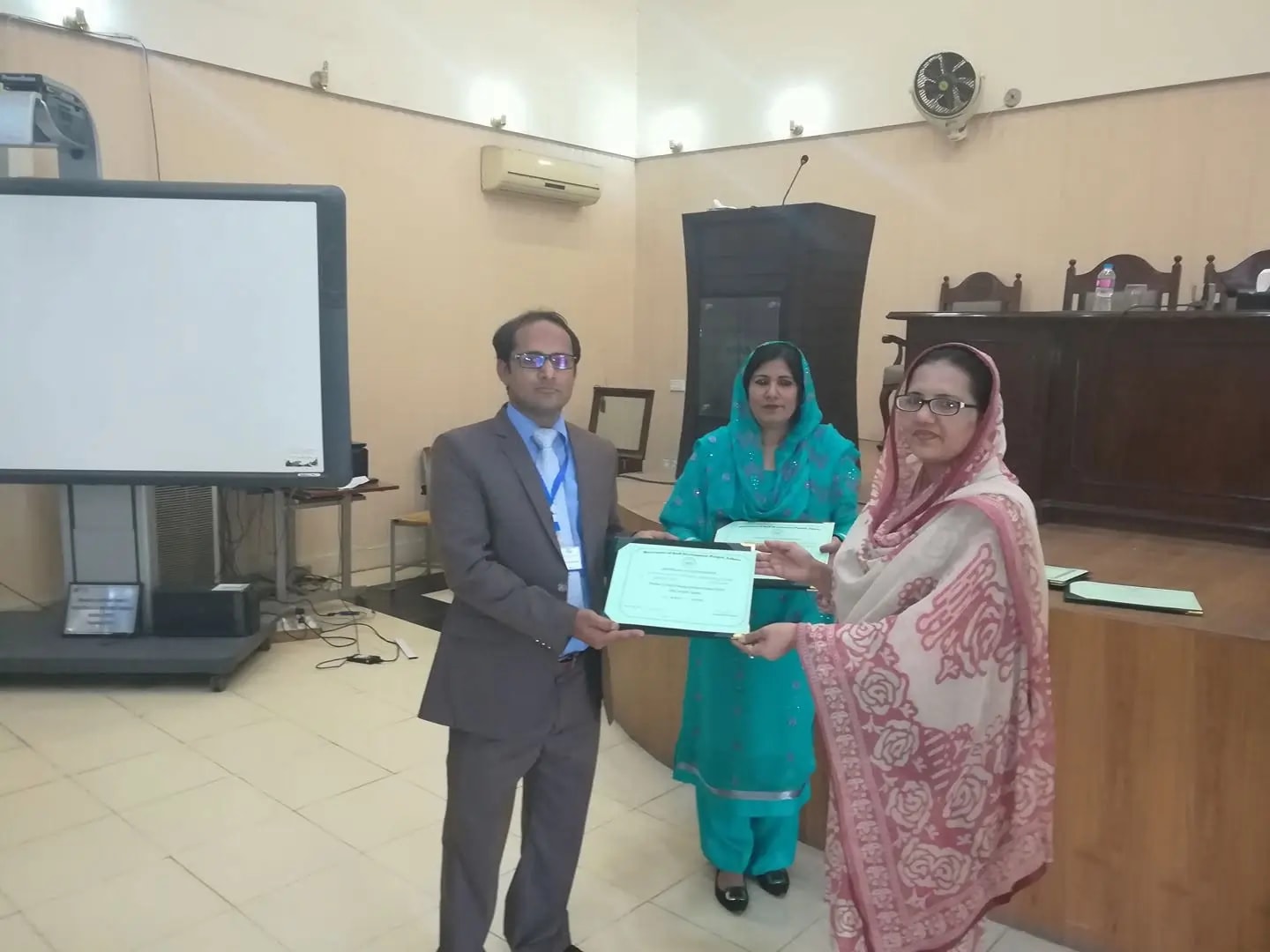 Certificate presentation