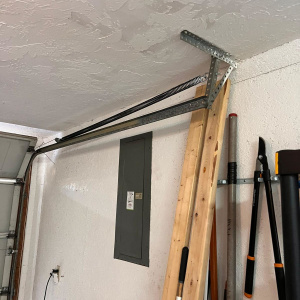 Extension spring detail