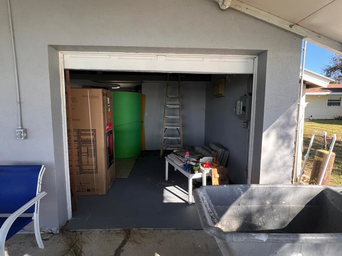Garage door exterior view