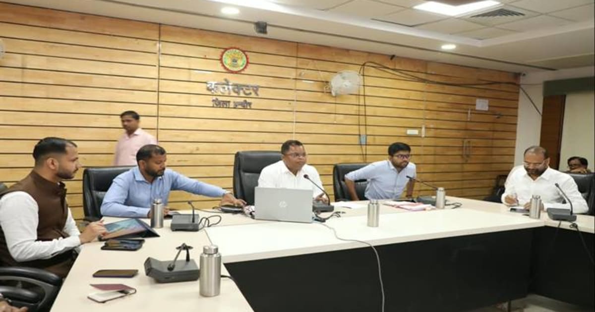 इन्दौर : लापरवाही पर अधिकारियों-कर्मचारियों को कारण बताओ नोटिस जारी
