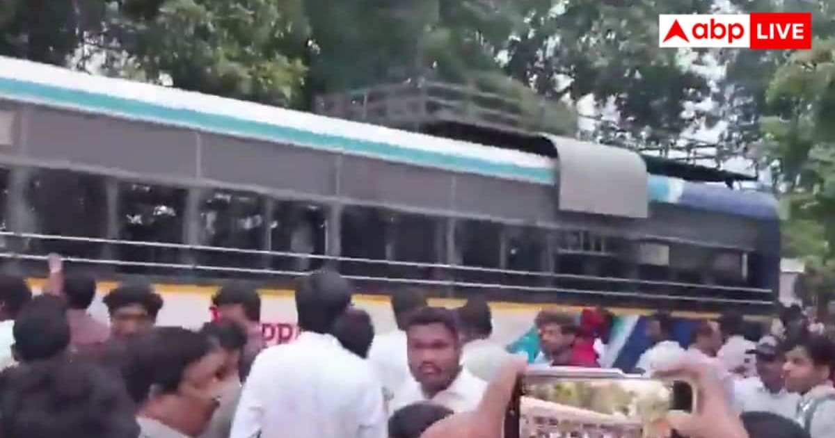 तेलंगाना हादसा: तेज रफ्तार लॉरी-बस की भिड़ंत, 5 की हालत गंभीर