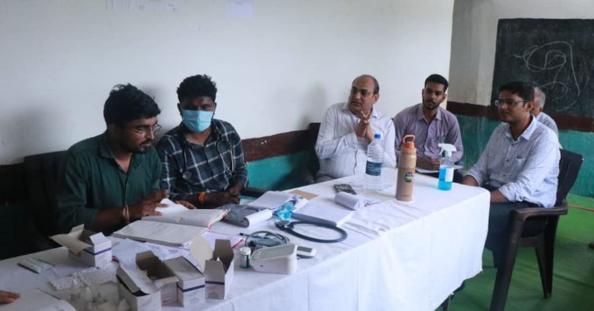 बालाघाट- कमिश्नर एवं कलेक्टर ने बालाघाट जिले के बैहर एवं बिरसा विकासखंड का किया सघन भ्रमण
