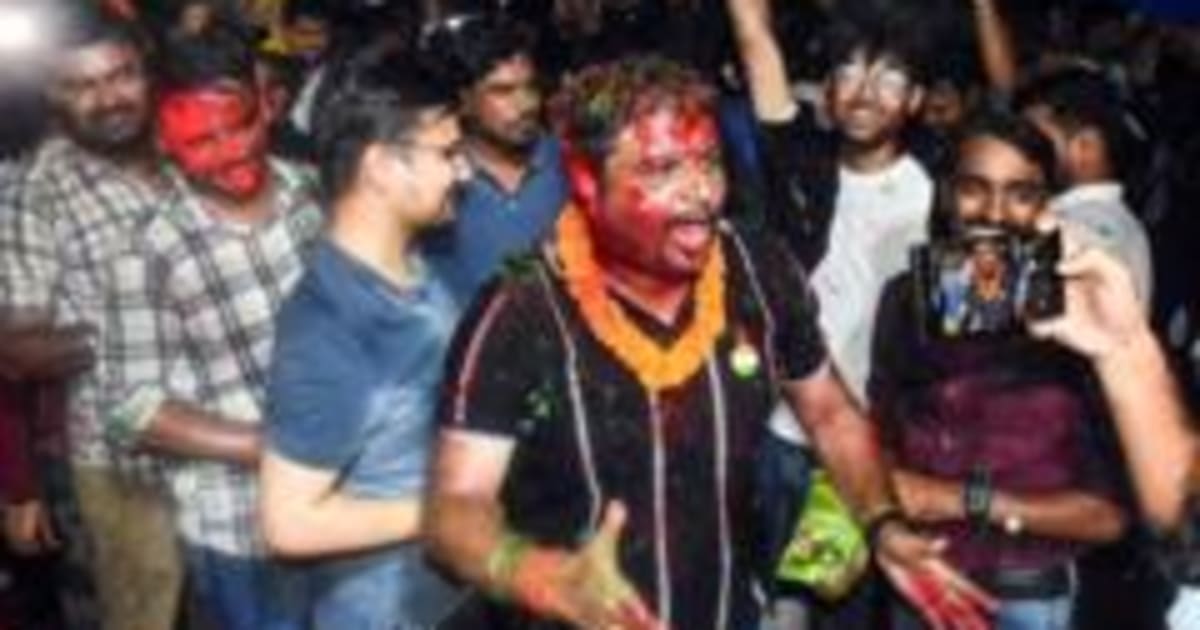 झारखंडः मांगें माने जाने के बाद भी खत्म नहीं हुआ आंदोलन, जिनकी नौकरी गई वो भी बैठे धरने पर
