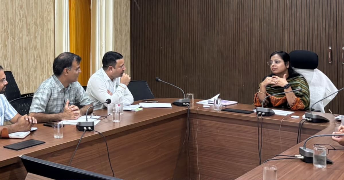 नगरीय क्षेत्रों में होंगे जरूरी विकास कार्य, जिला कलक्टर ने दिए प्रभावी उपयोग के निर्देश