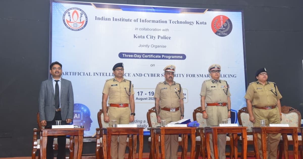 राजस्थान : 'स्मार्ट पुलिसिंग’ प्रशिक्षण से पुलिस बल को भविष्य की डिजिटल चुनौतियों के लिए किया जाएगा तैयार, डीजीपी ने कोटा में किया ‘स्मार्ट पुलिसिंग’ प्रशिक्षण कार्यक्रम का किया शुभारंभ