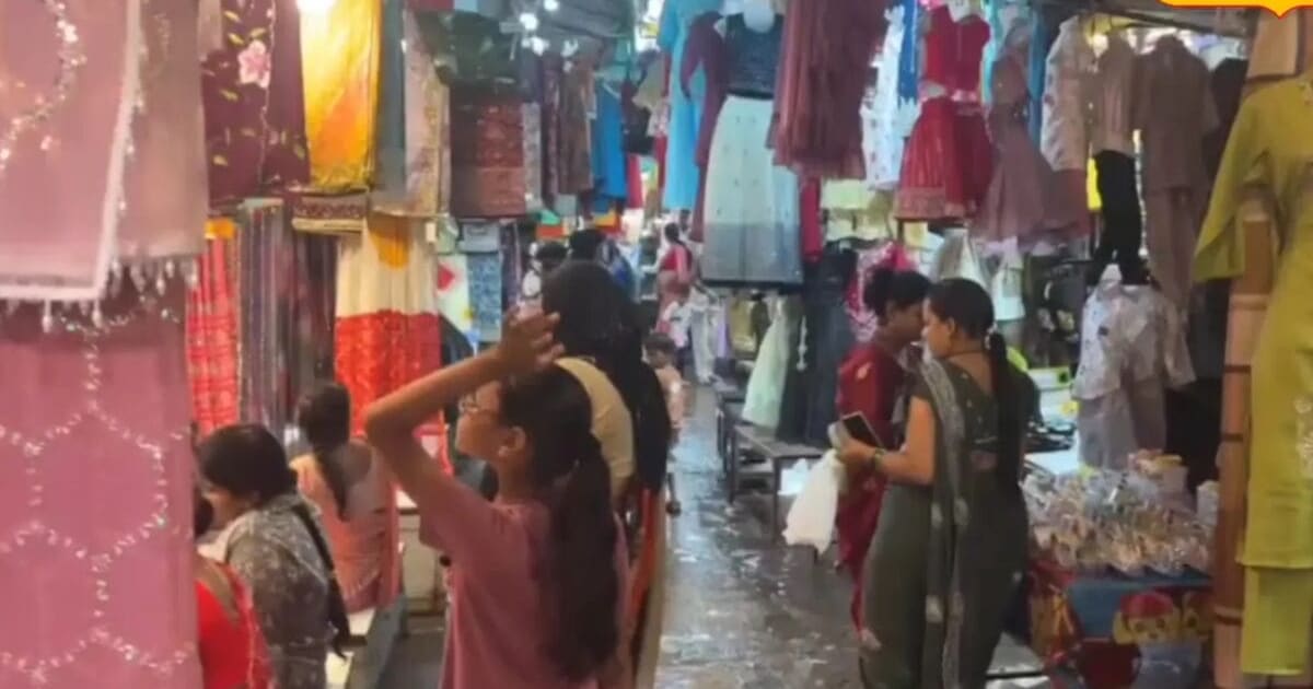 Trending sarees 2026: रक्षाबंधन पर राजपूताना साड़ियों का ट्रेंड, बाजार में मची धूम, औरगंजा और बनारसी भी डिमांड