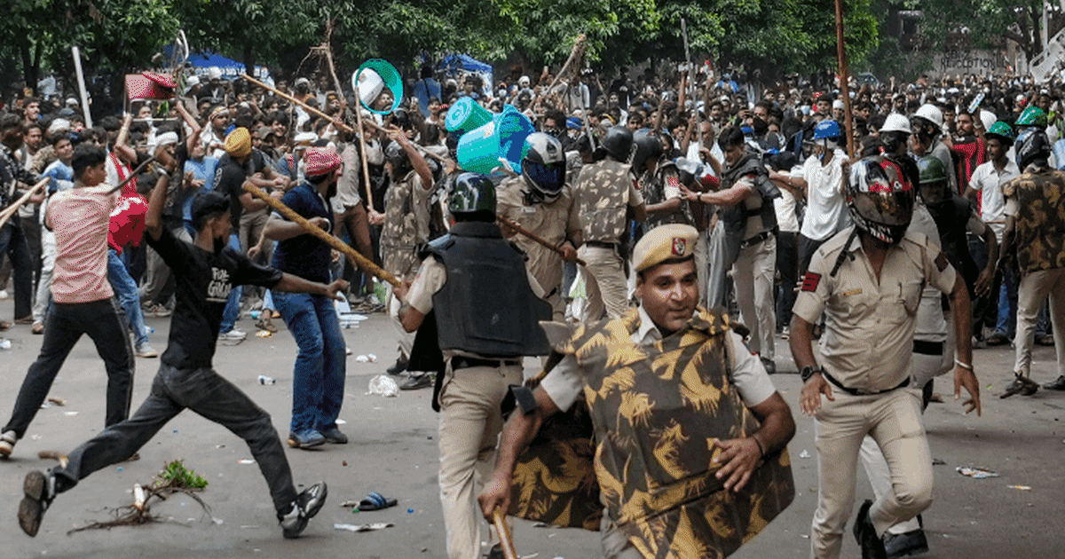 जंतर-मंतर प्रदर्शन-पुलिस कार्रवाई पर आज सुप्रीम कोर्ट में सुनवाई:जांच के लिए हाईलेवल कमेटी का आदेश जारी करेगा; दिल्ली पुलिस ने संसद मार्च को गैरकानूनी बताया था