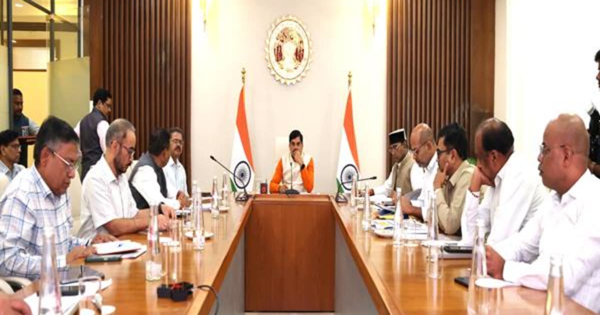 दुग्ध सहकारी समितियों में माइक्रो एटीएम की स्थापना के प्रयास करें : मुख्यमंत्री डॉ. यादव