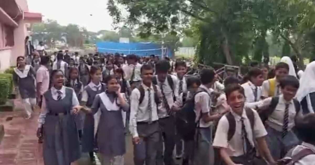 भोपाल में जेन अल्फा क्यों कर रहे प्रदर्शन? सामने आई सारी बात, इसे बताया तुगलकी फरमान